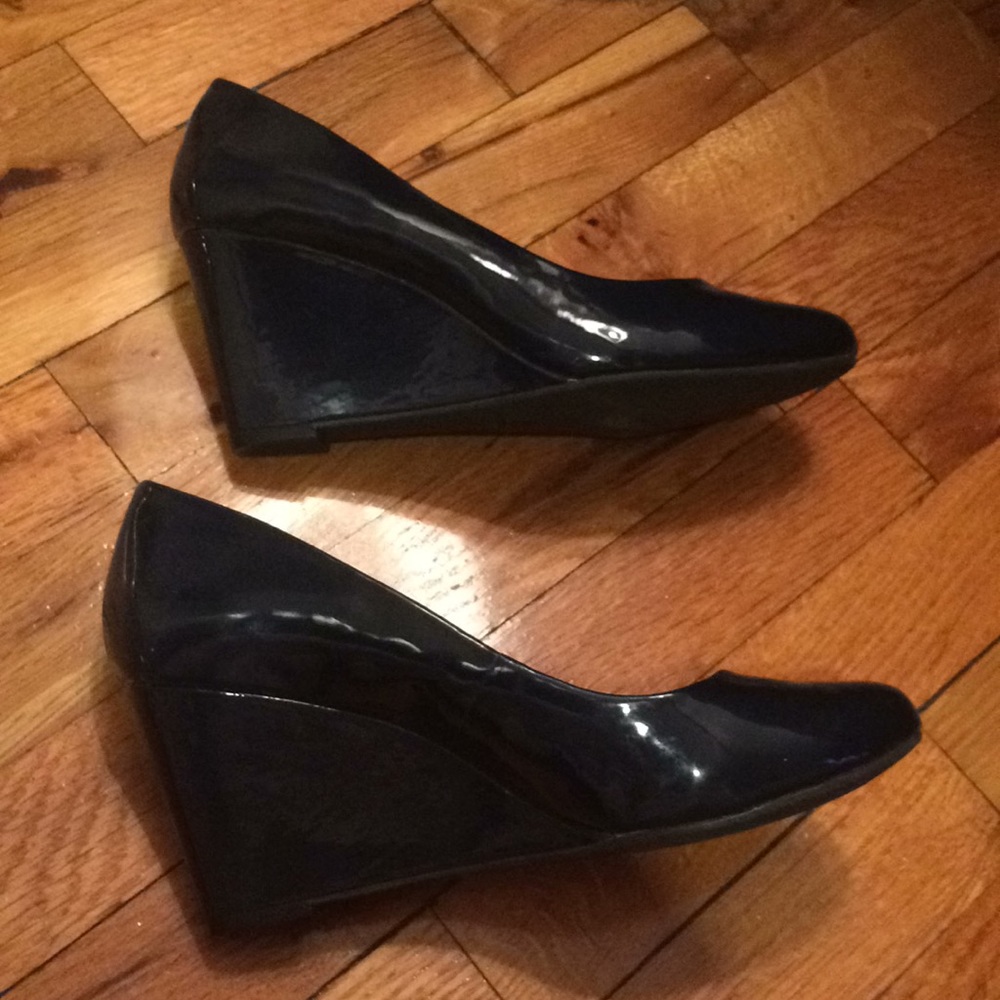 Dressbarn wedge shoes
